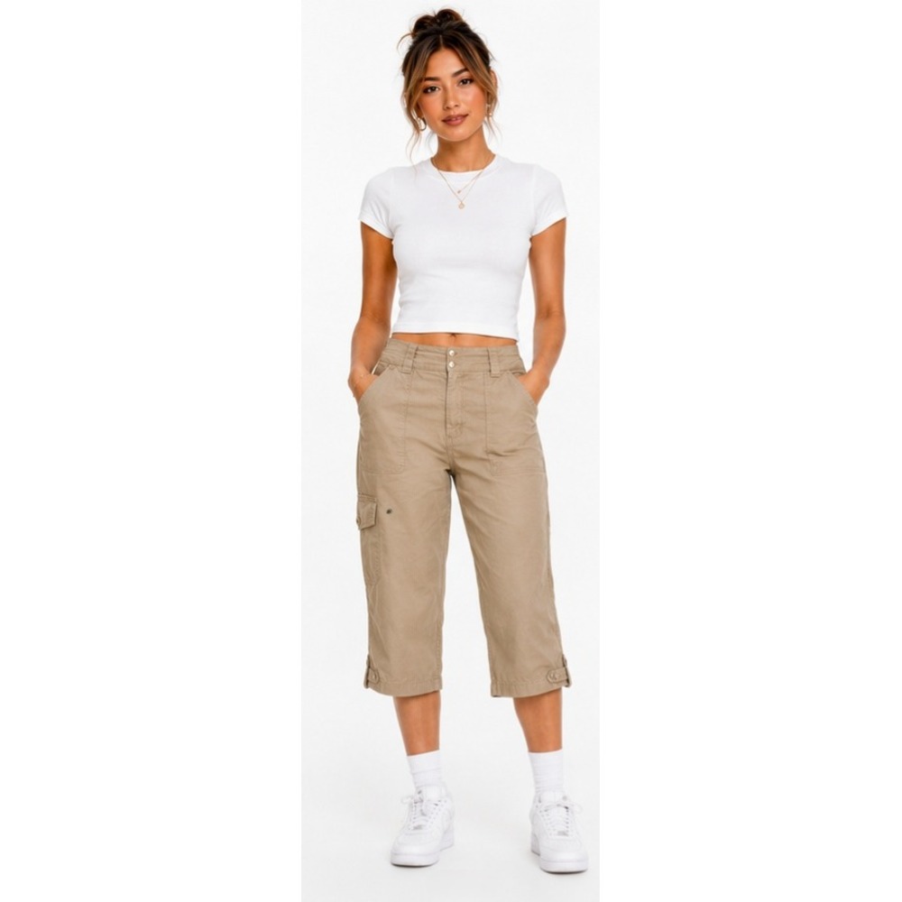 VAN HEUSEN Khaki Capri Pants Size 8 Cotton Casual Utility
